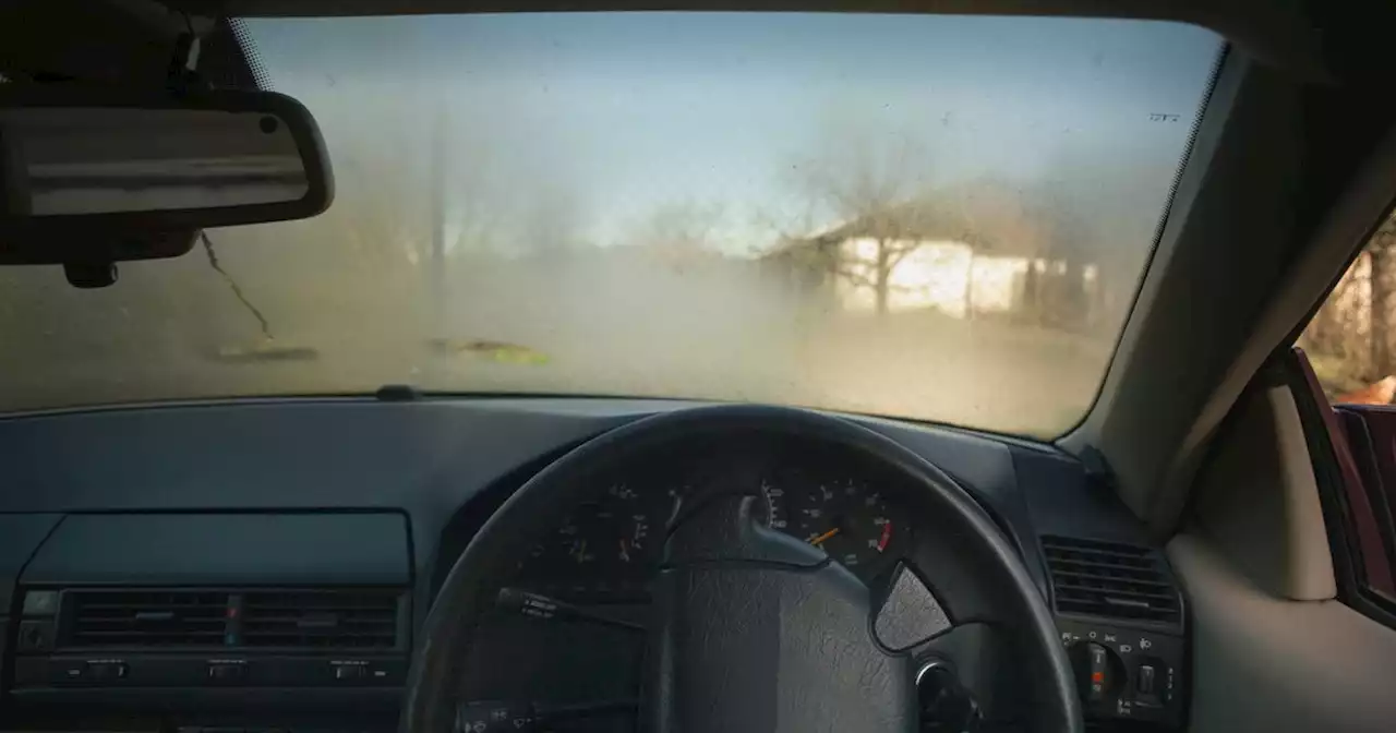 Drivers are just learning how to clear windscreen fast using just two buttons