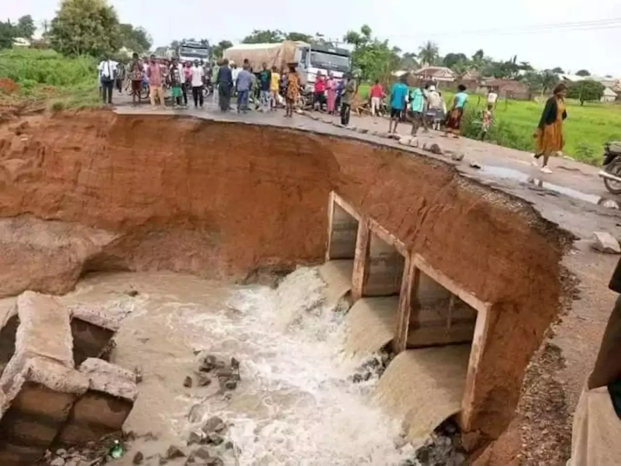 Benue youths, motorists protest bridge collapse on Gboko highway