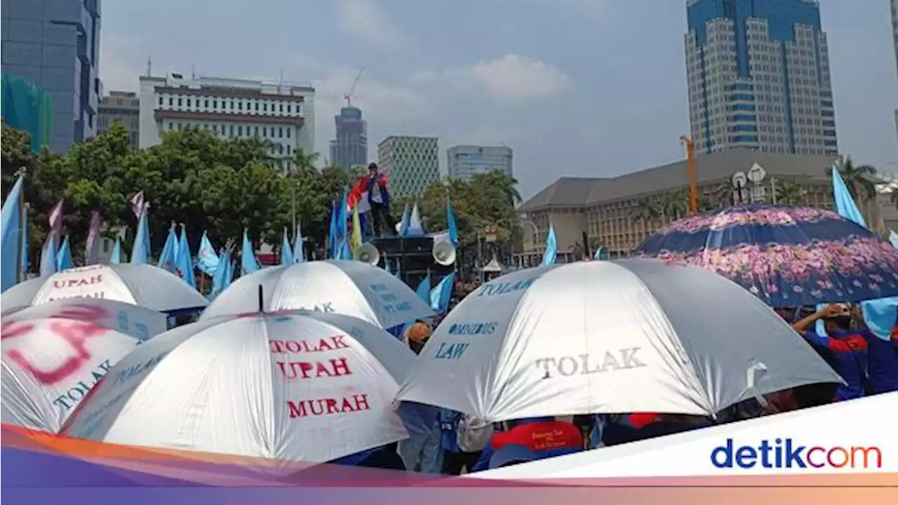 5 Ribu Buruh Kumpul di Monas Sebelum Geruduk MK Demo UU Ciptaker