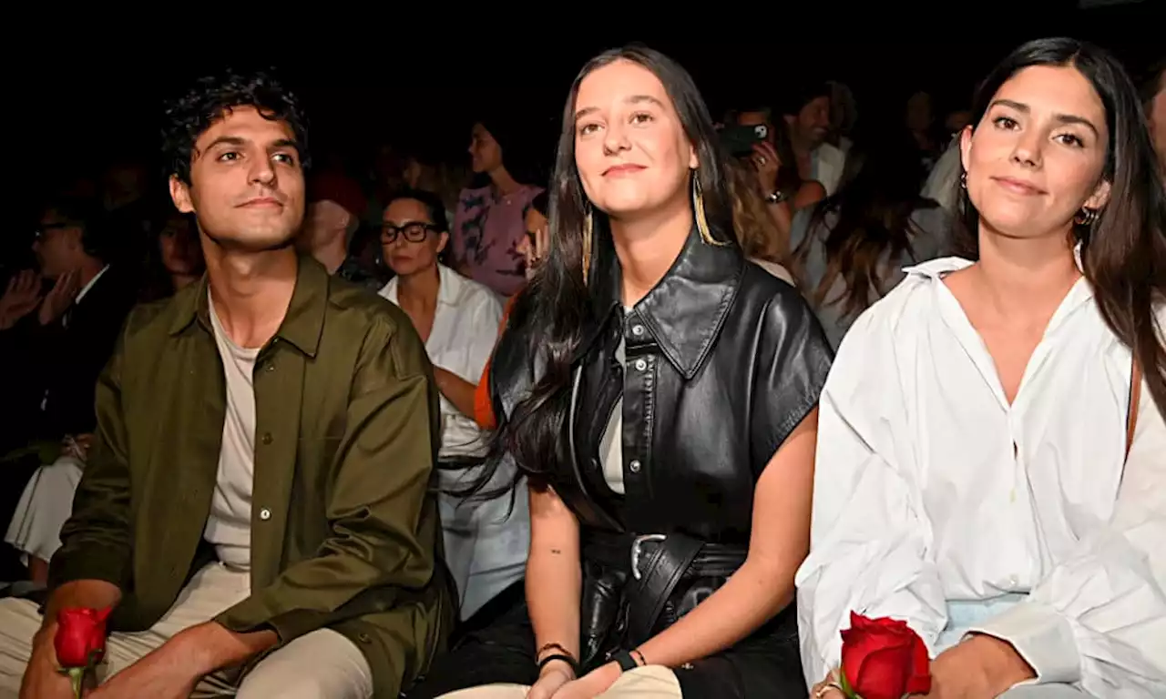 Victoria de Marichalar sorprende en el 'front row' con el chaleco de cuero asimétrico más original