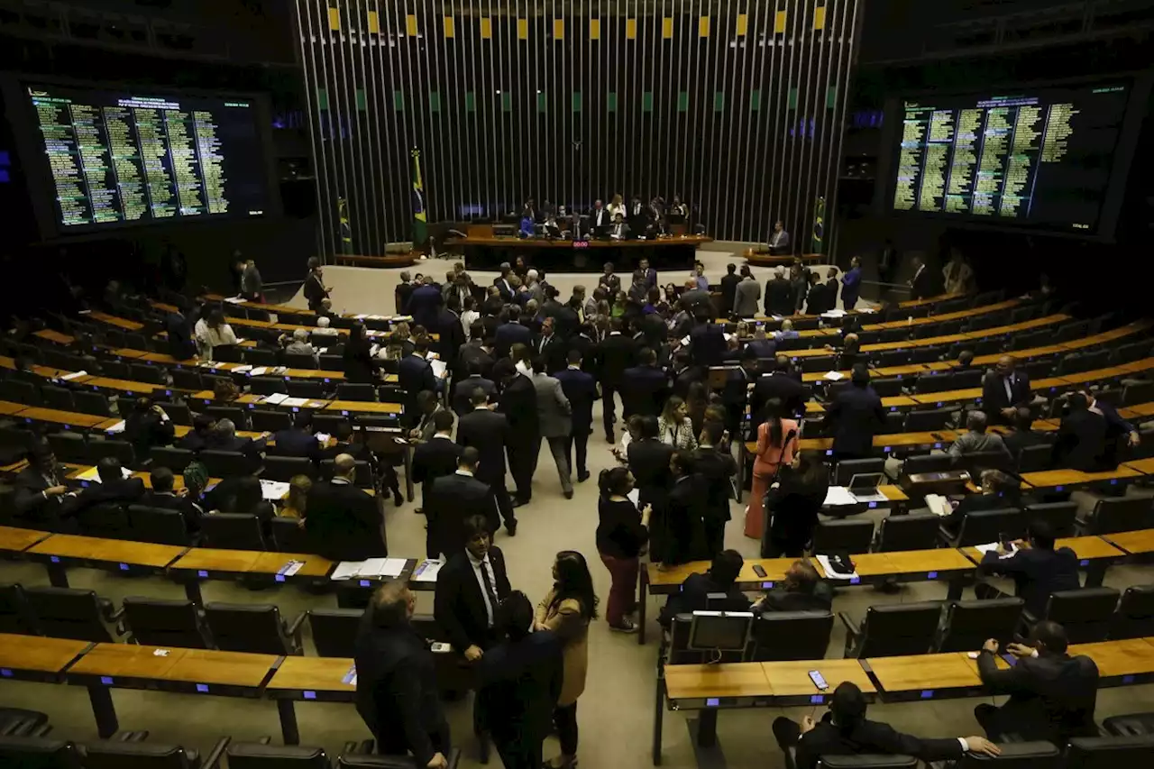 Câmara aprova urgência para votar texto da minirreforma eleitoral em plenário