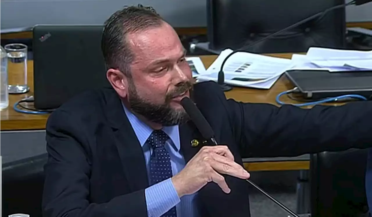 Senador bolsonarista chora ao questionar general na CPI do 8 de janeiro: 'Covarde que presta continência a comunista'; vídeo