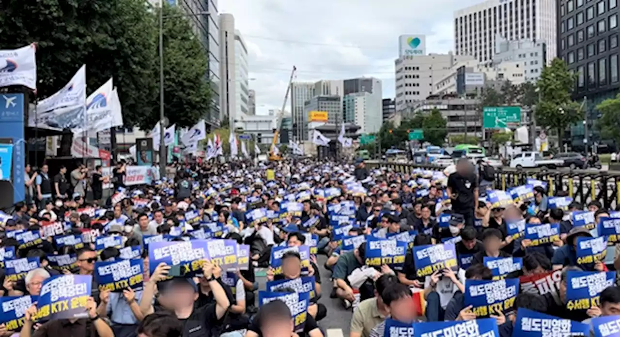 철도노조 '정부 공공철도 확대·4조 2교대 등 조치 없으면 2차 파업'