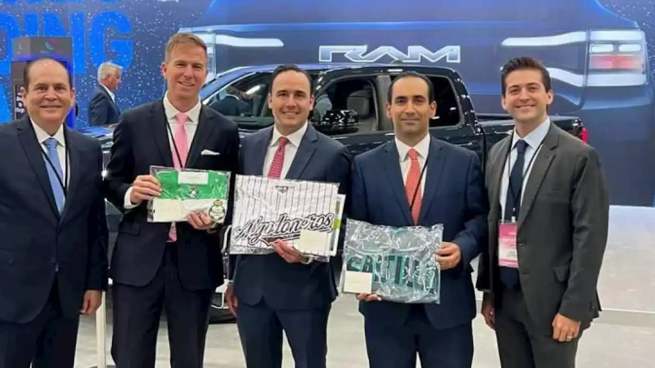 Manolo Jiménez visita AutoShow Detroit 2023