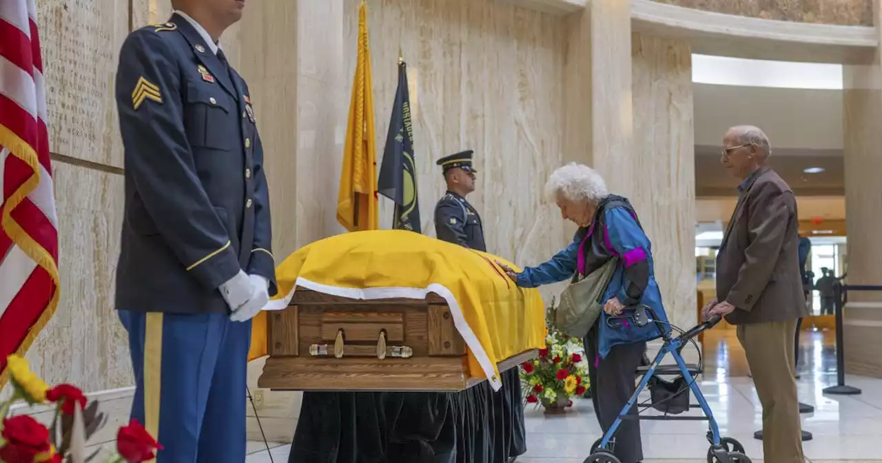 Bill Clinton, other dignitaries gather to remember Bill Richardson during funeral Mass