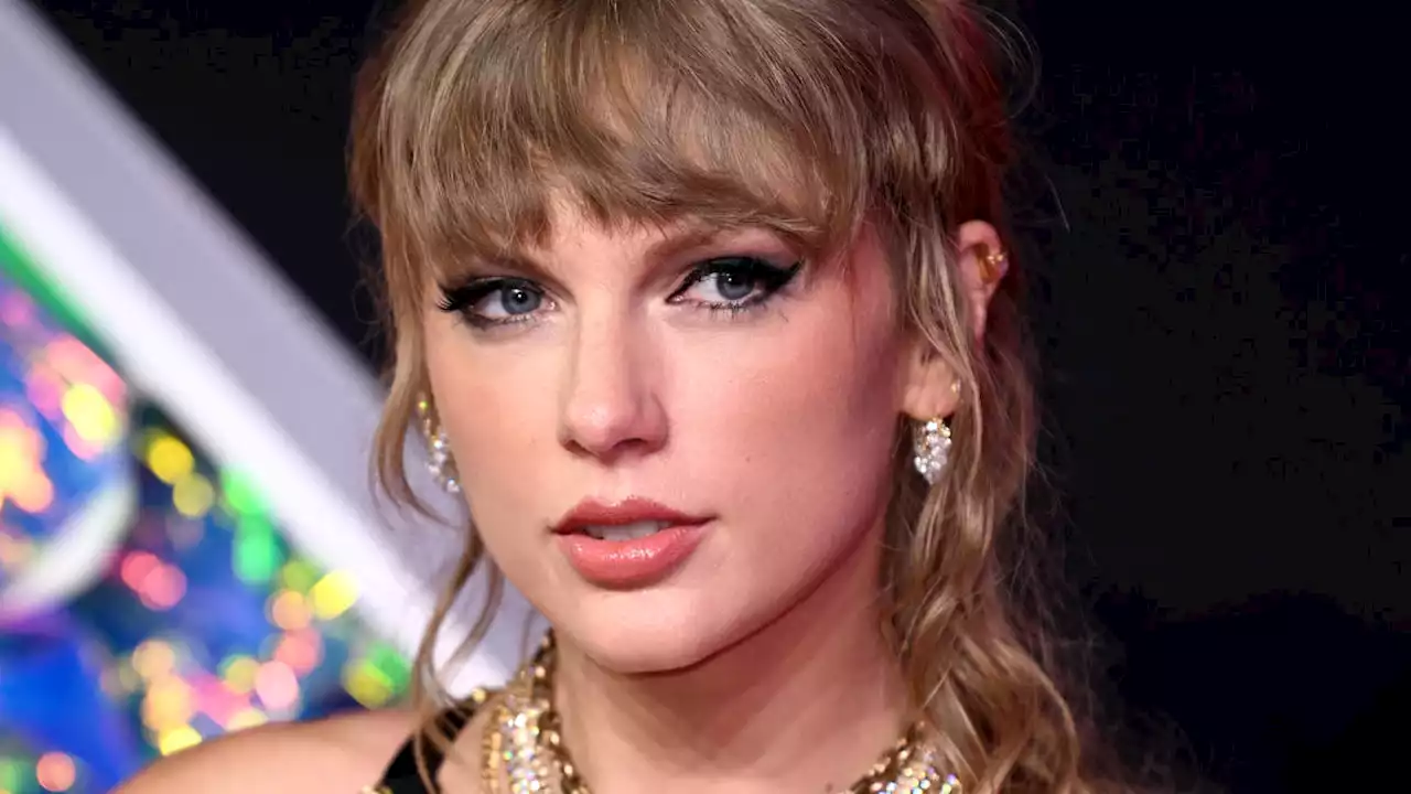 US newspaper chain looking to hire Taylor Swift and Beyonce experts