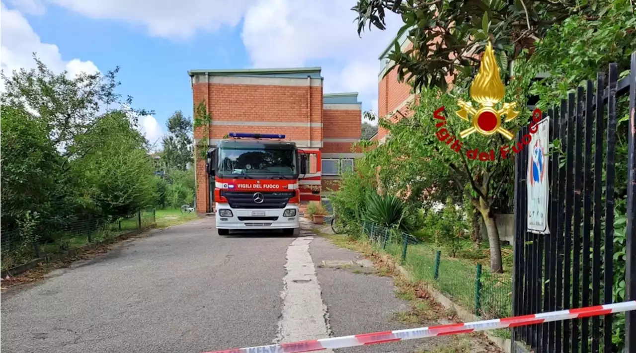 Milano, scoppia caldaia in una scuola primaria: 240 bimbi evacuati