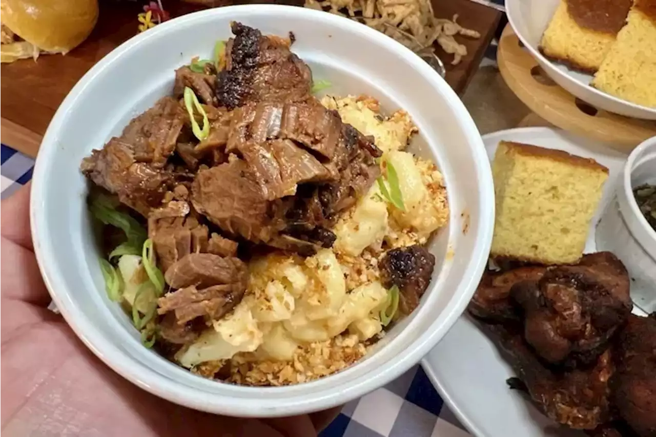 BBQ outside Lincoln Financial Field and new menu items inside for Eagles crowds