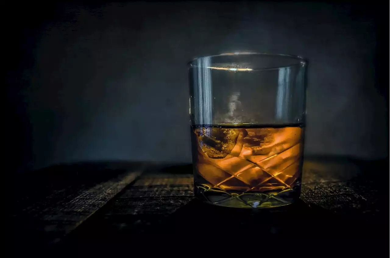 The complex chemistry behind America's spirit: How bourbon gets its distinctive taste and color