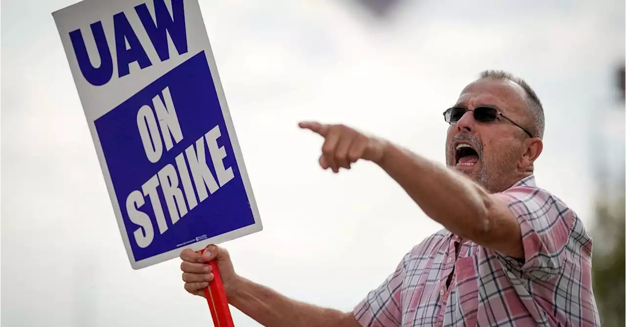 As UAW strike looms, Biden admin considers aid for small suppliers -source