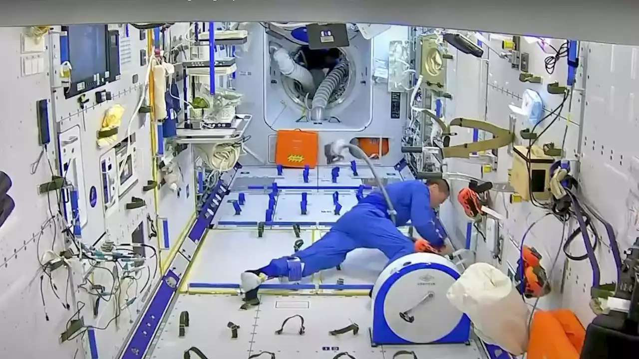 Watch China's Shenzhou 16 astronauts clean the Tiangong space station (video)