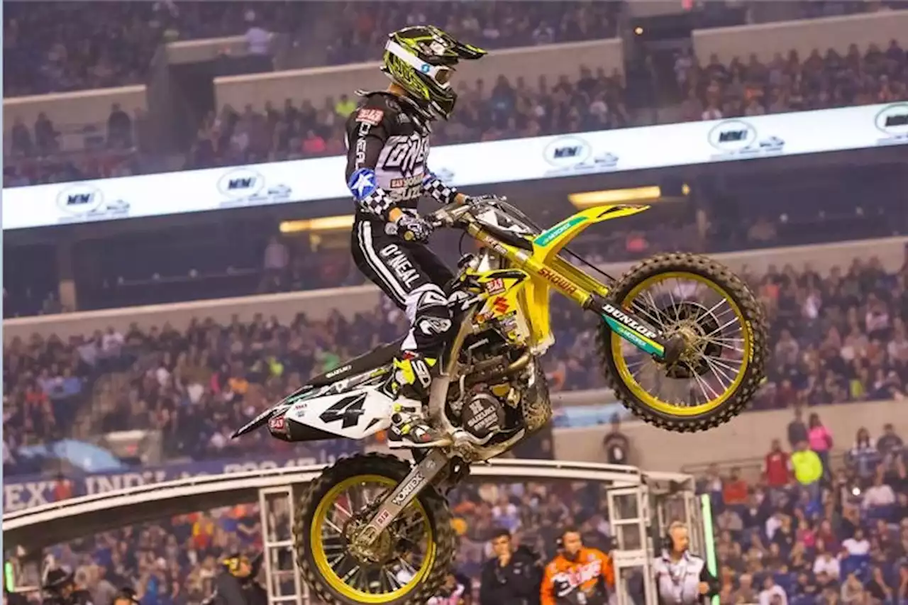 Blake Baggett (Suzuki) in Indy vom Bike eingeklemmt