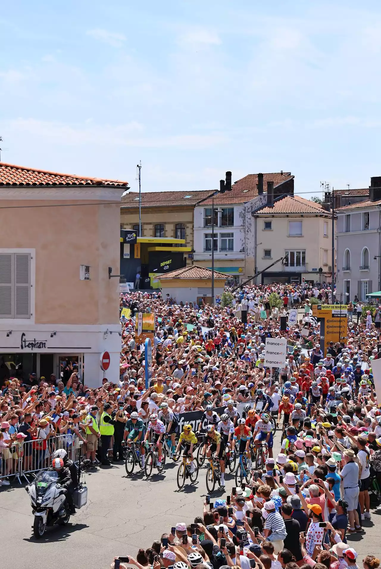 Le Tour de France 2023 a attiré environ 30 000 personnes à Mont-de-Marsan