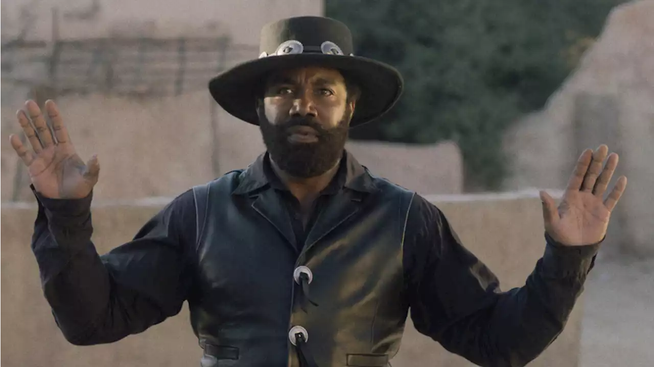 ‘Outlaw Johnny Black’ Review: An Amusing Homage to Spaghetti Western and Blaxploitation Elements