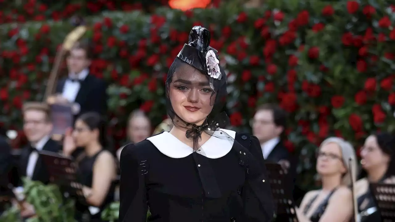 Maisie Williams Puts Her Spin on the Fascinator on the Vogue World Red Carpet