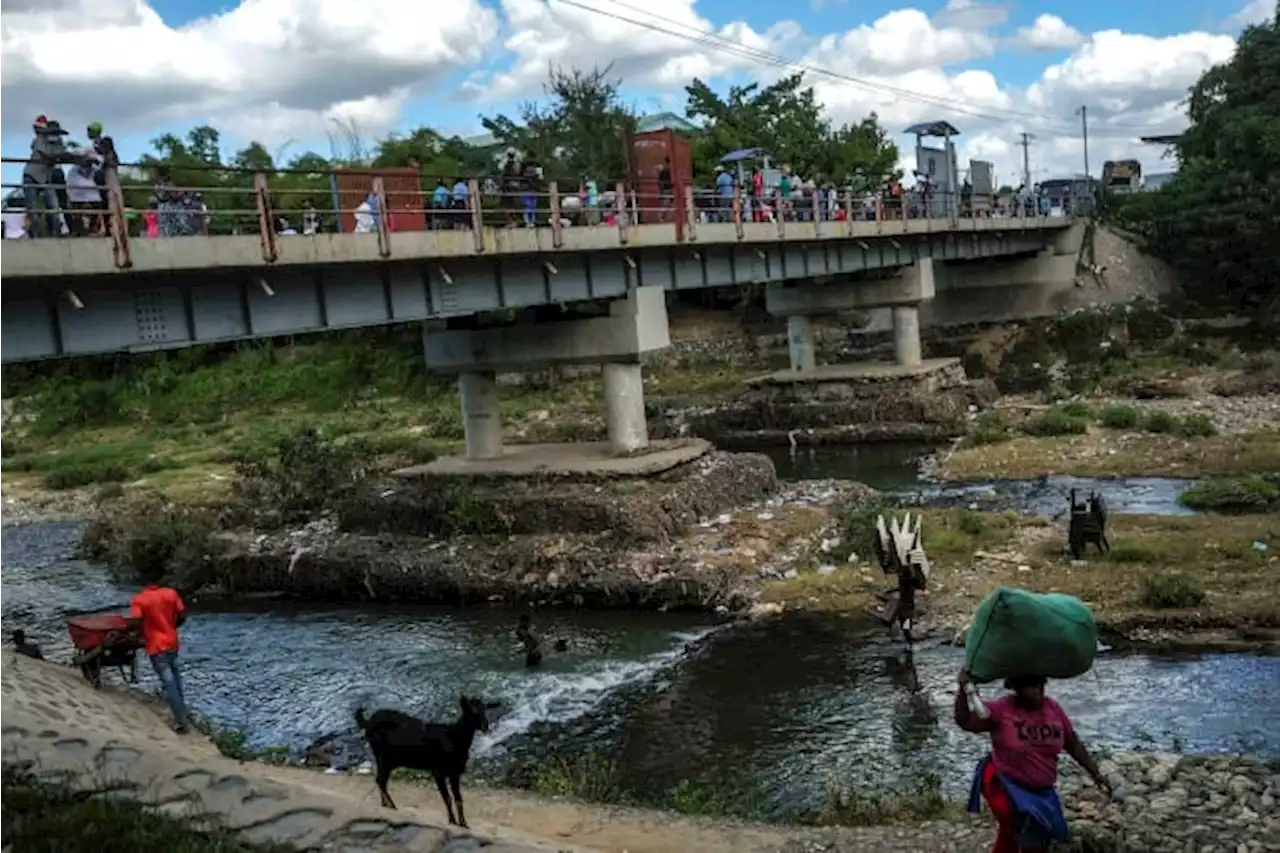 Dominican Republic to close all borders despite push to resolve diplomatic crisis