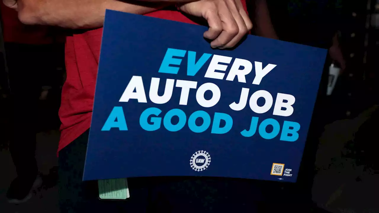 UAW, Big Three talks: This is 'very uncharted' territory, expert says