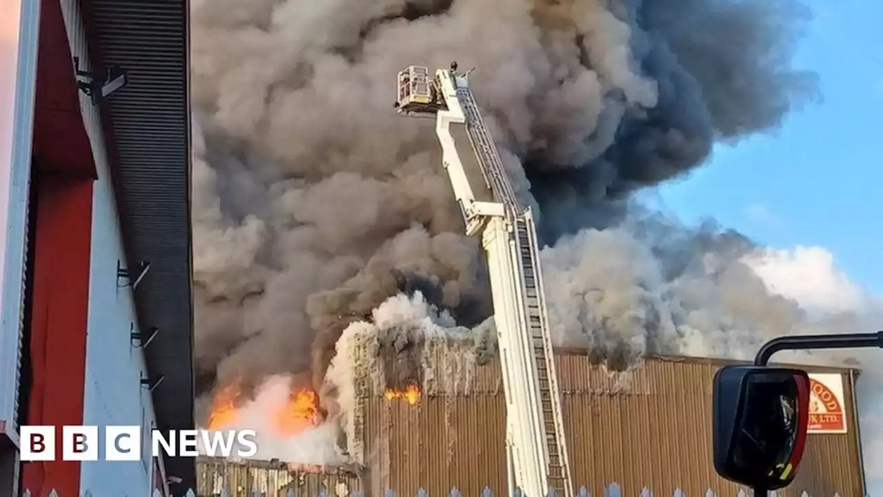 Netherton bakery plant fire: More than 100 firefighters tackle blaze