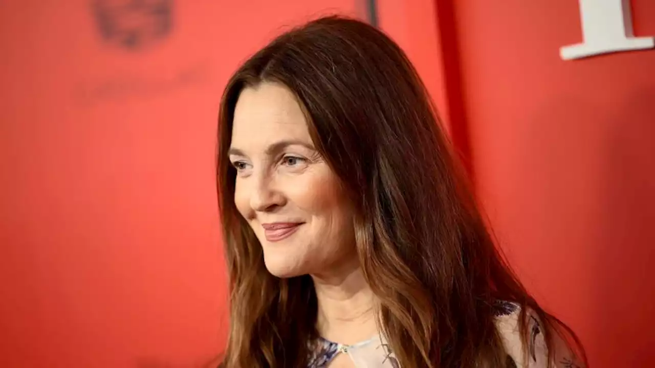 Drew Barrymore 'deeply apologizes' to the Writers Guild of America in an emotional video