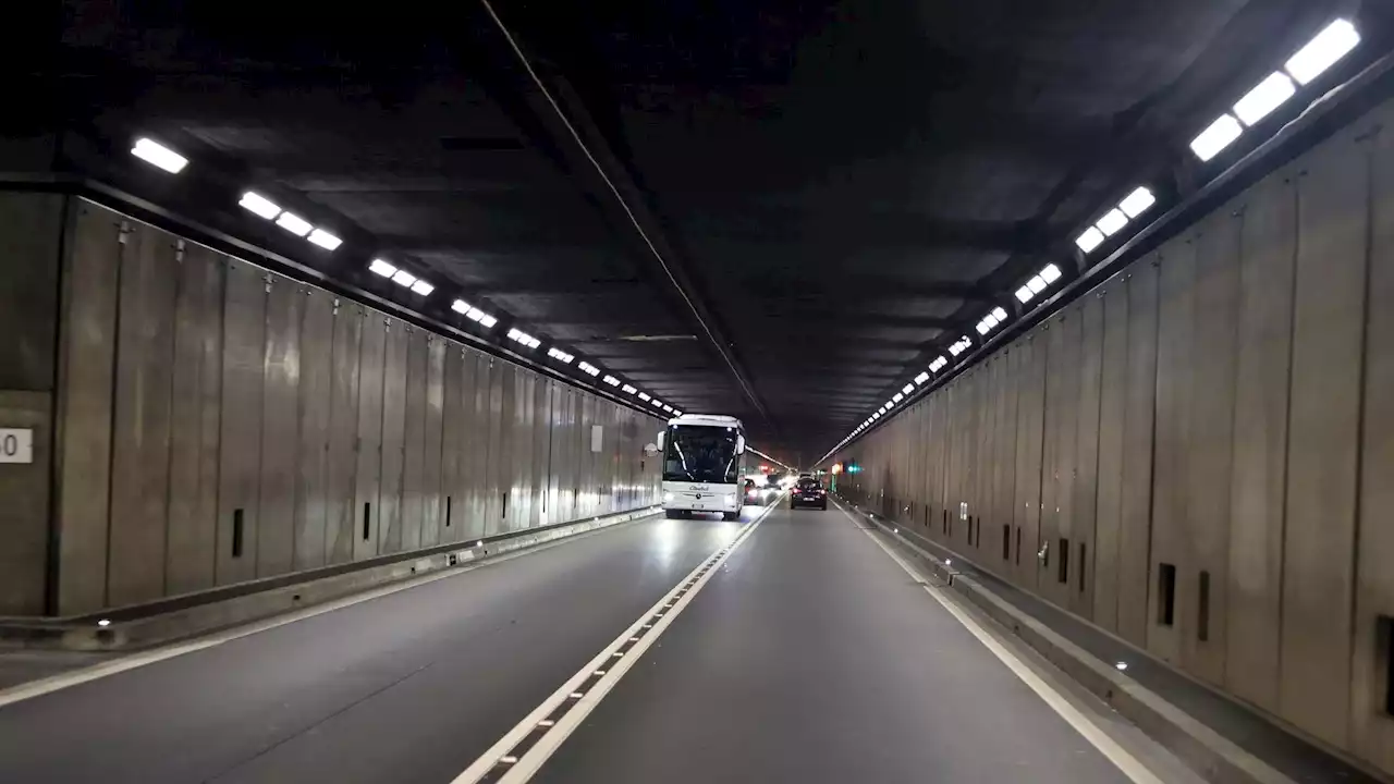 - Gotthard-Straßentunnel öffnet wieder