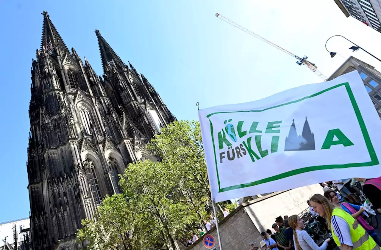 „Fridays for Future“: Tausende bei Demo in Köln dabei – große Straße mehrere Stunden gesperrt