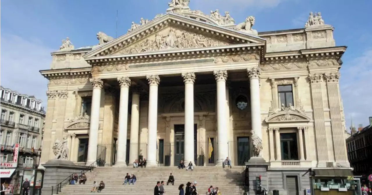 Drunken tourist climbs, breaks historic Brussels statue 1 day after reopening