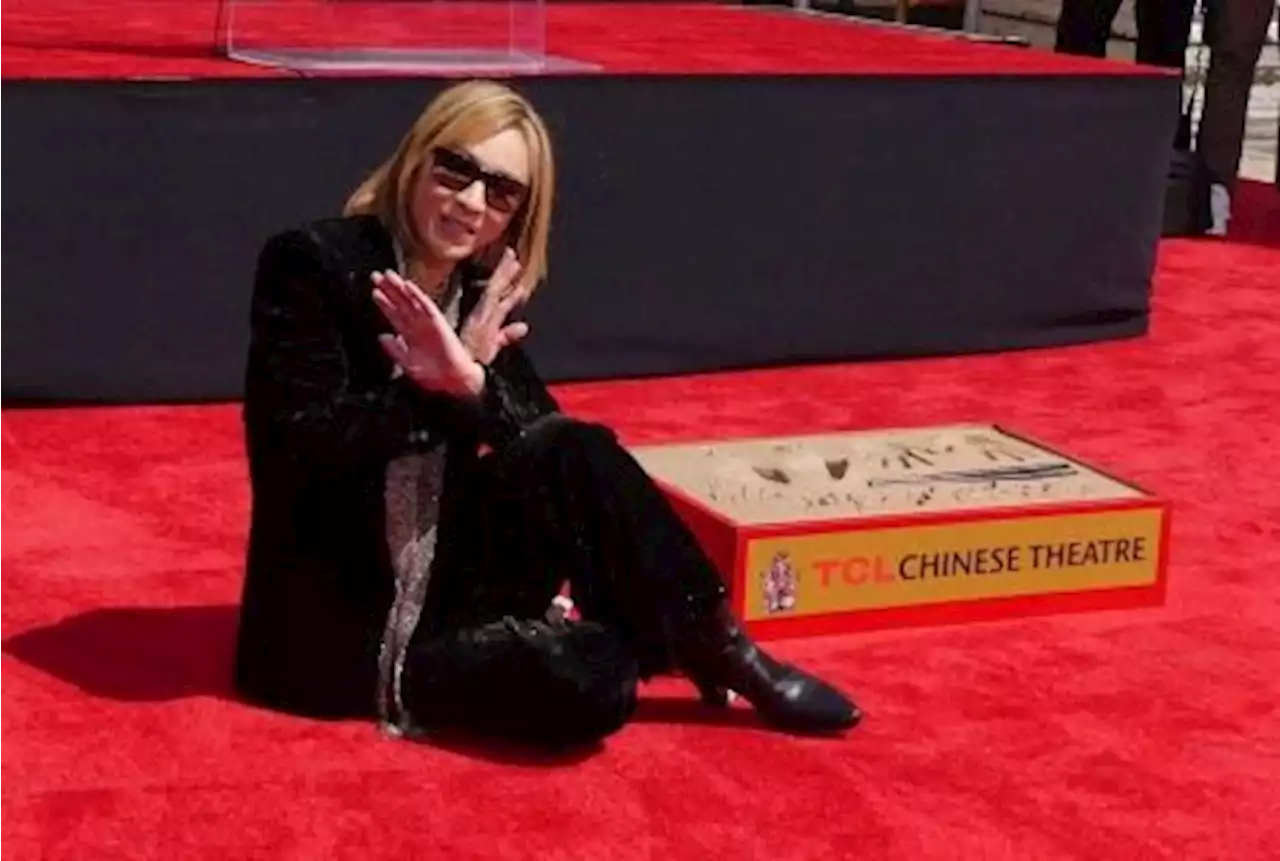 YOSHIKI刻んだ“アメリカンドリーム” ハリウッドに手形足形「この瞬間を母にささげたい」