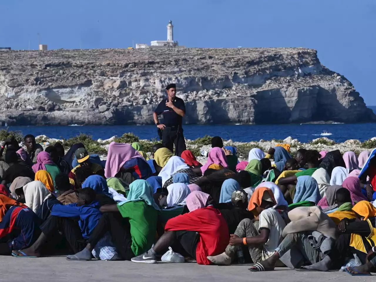 Berlino getta la maschera: 'Stop ai migranti un segnale all'Italia'