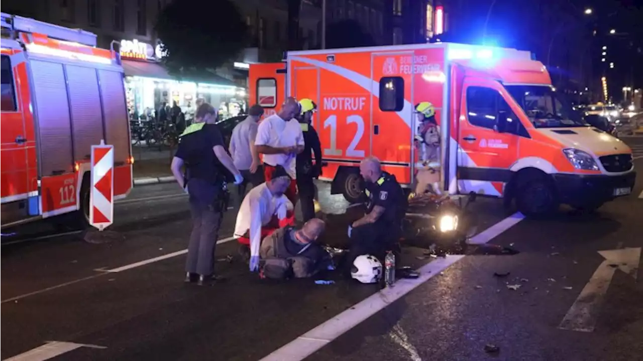 Berlin-Friedrichshain: Biker bei Unfall an der Warschauer Brücke schwer verletzt