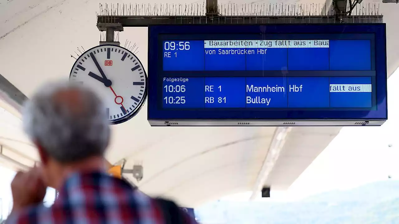 Pünktlichkeit der Deutschen Bahn rauscht in den Keller