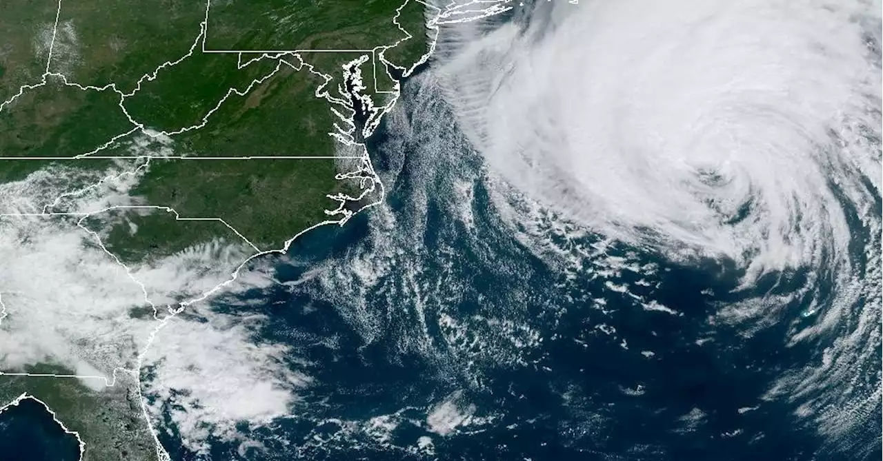 Hurricane Lee churns toward New England, eastern Canada