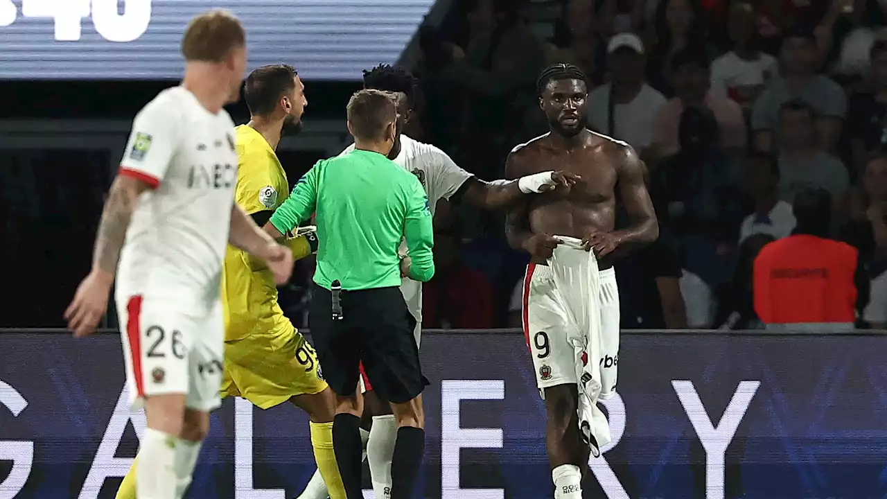 PSG-Nice: le début d'embrouille entre Moffi et Mbappé, qui lui reproche d'avoir trop célébré son doublé