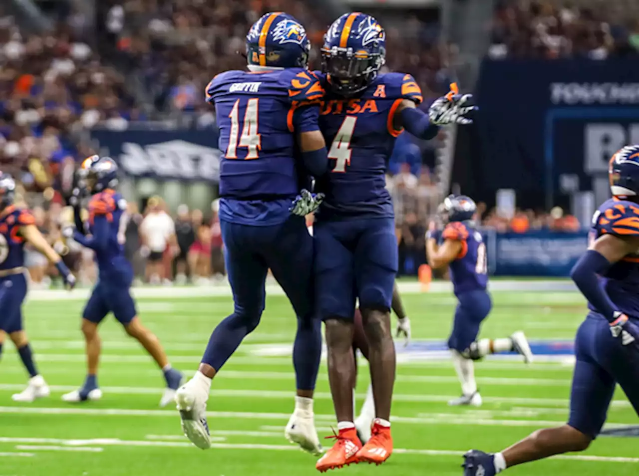 San Antonio officials recommend public transit ahead of UTSA-Army game