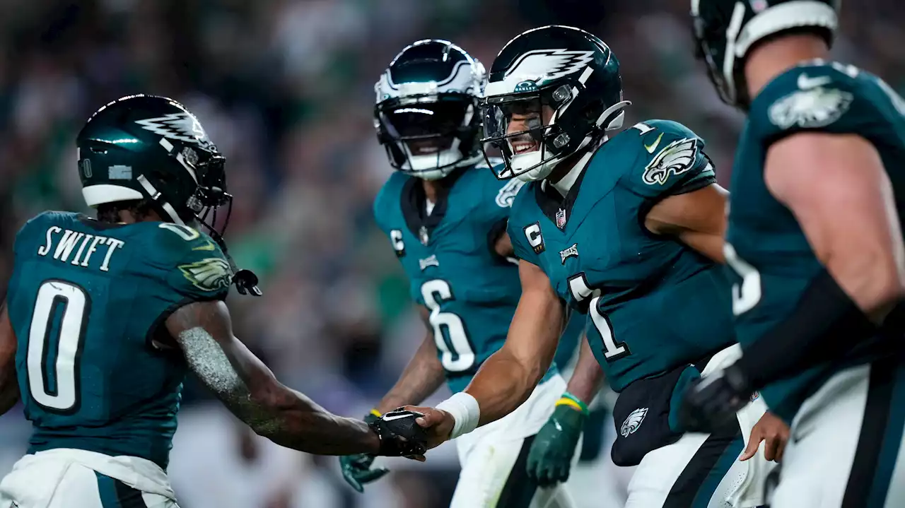 Jalen Hurts accounts for three TDs; Philadelphia Eagles hold off Minnesota Vikings