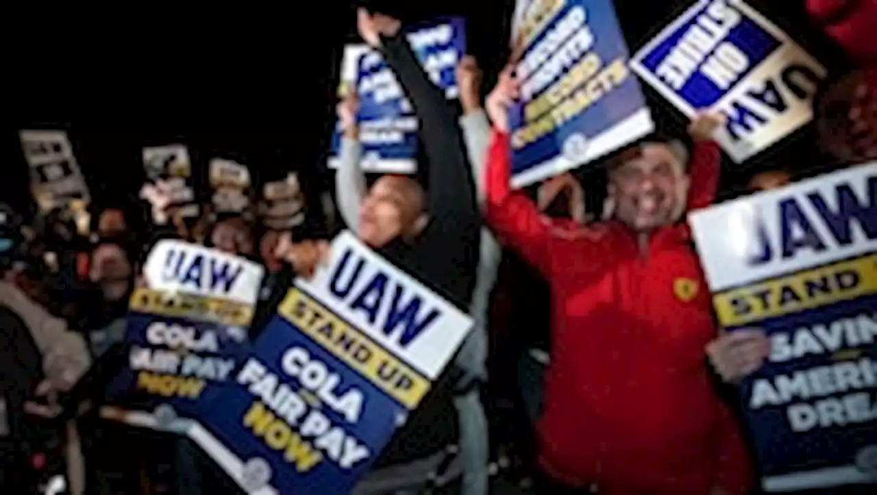 Live updates: UAW strike begins in Michigan, Ohio and Missouri