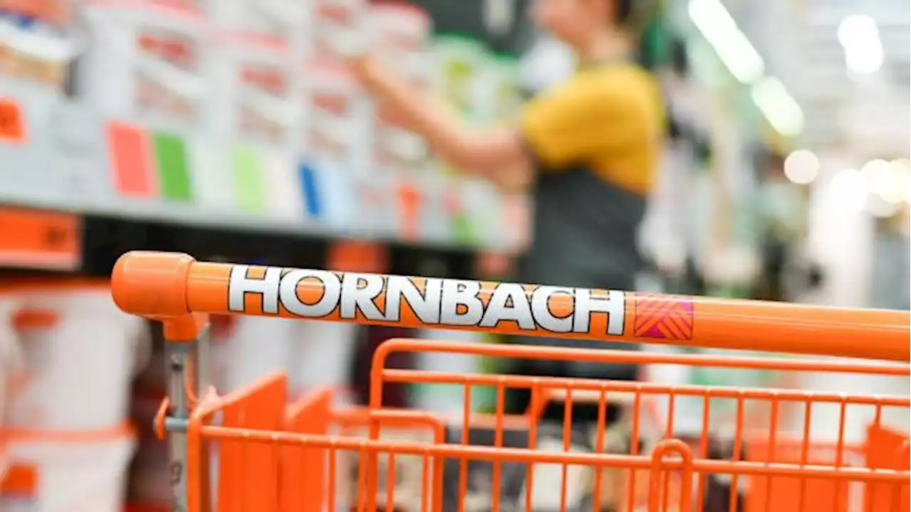 Hornbach unter Druck wegen Prognosesenkung - Kurzes Jahrestief