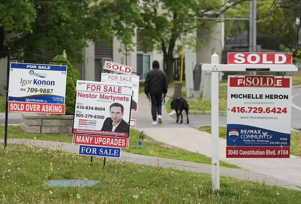 National home sales fall 4% between July and August as market slows: CREA