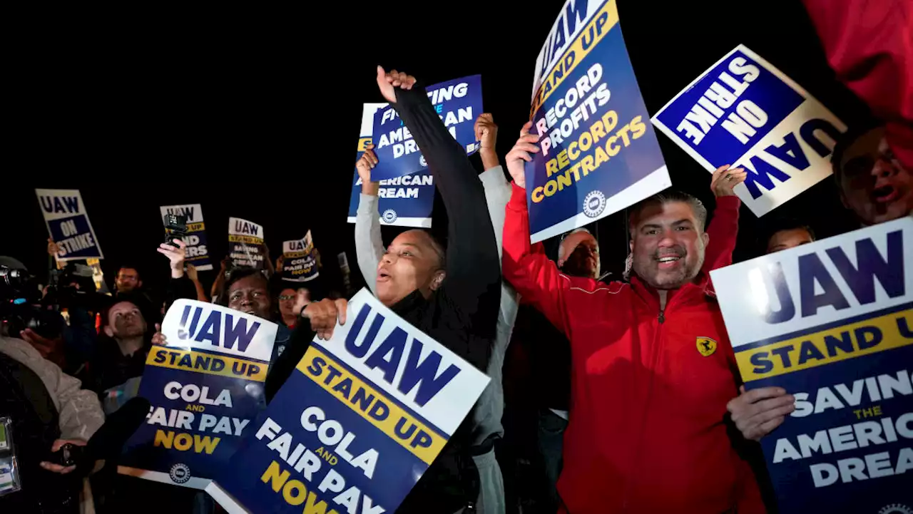 UAW makes history with strike against Big 3 Automakers