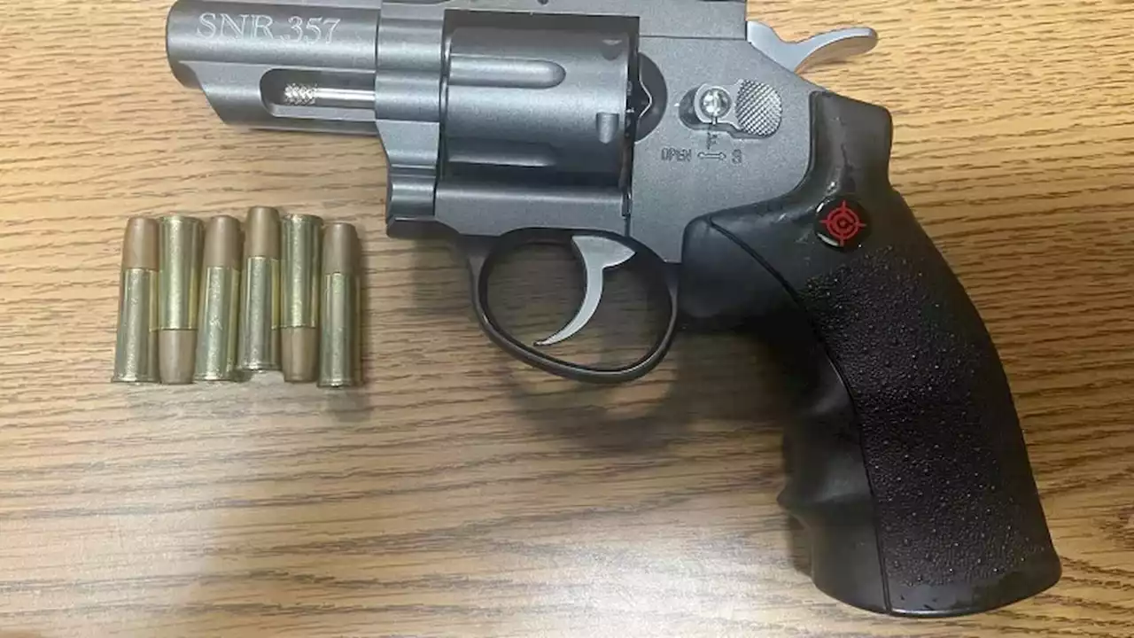 7th grader arrested in Putnam, charged with bringing weapon to school