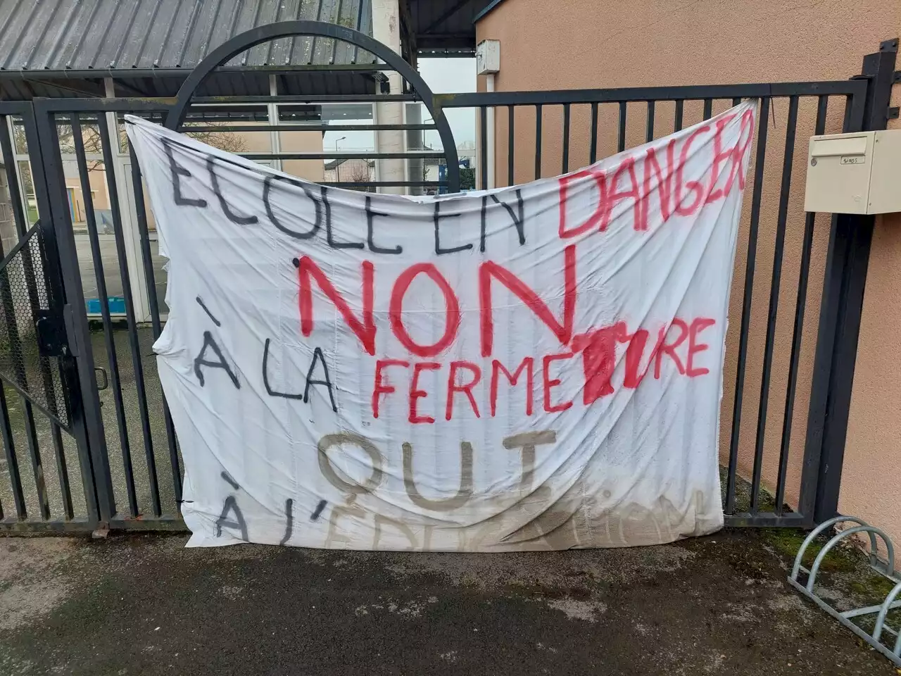 Fermeture d'une classe près de Flers : 'on n'abandonne pas l'école'