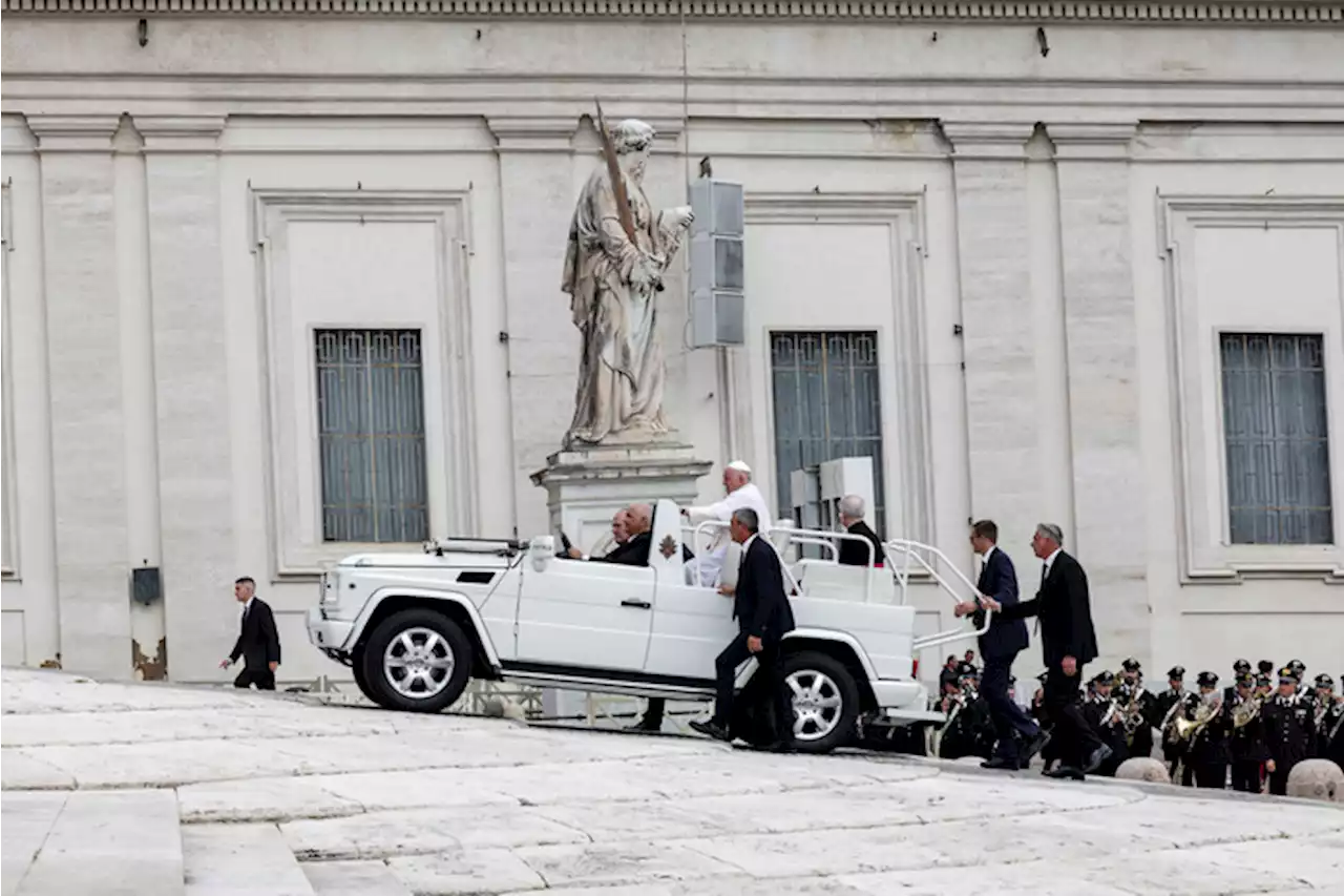 Il Papa in Piazza San Pietro per udienza Arma Carabinieri - Primopiano