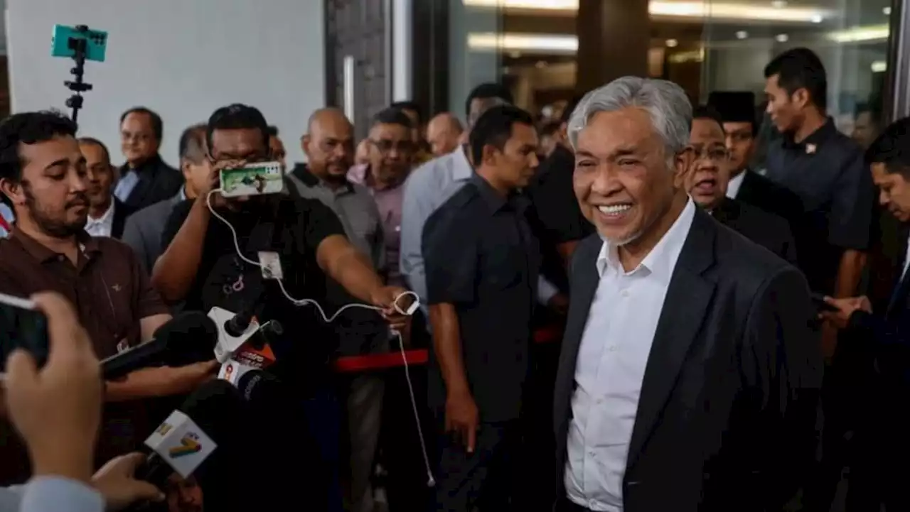 Hundreds protest against Malaysian government after DPM Ahmad Zahid's graft charges were dropped