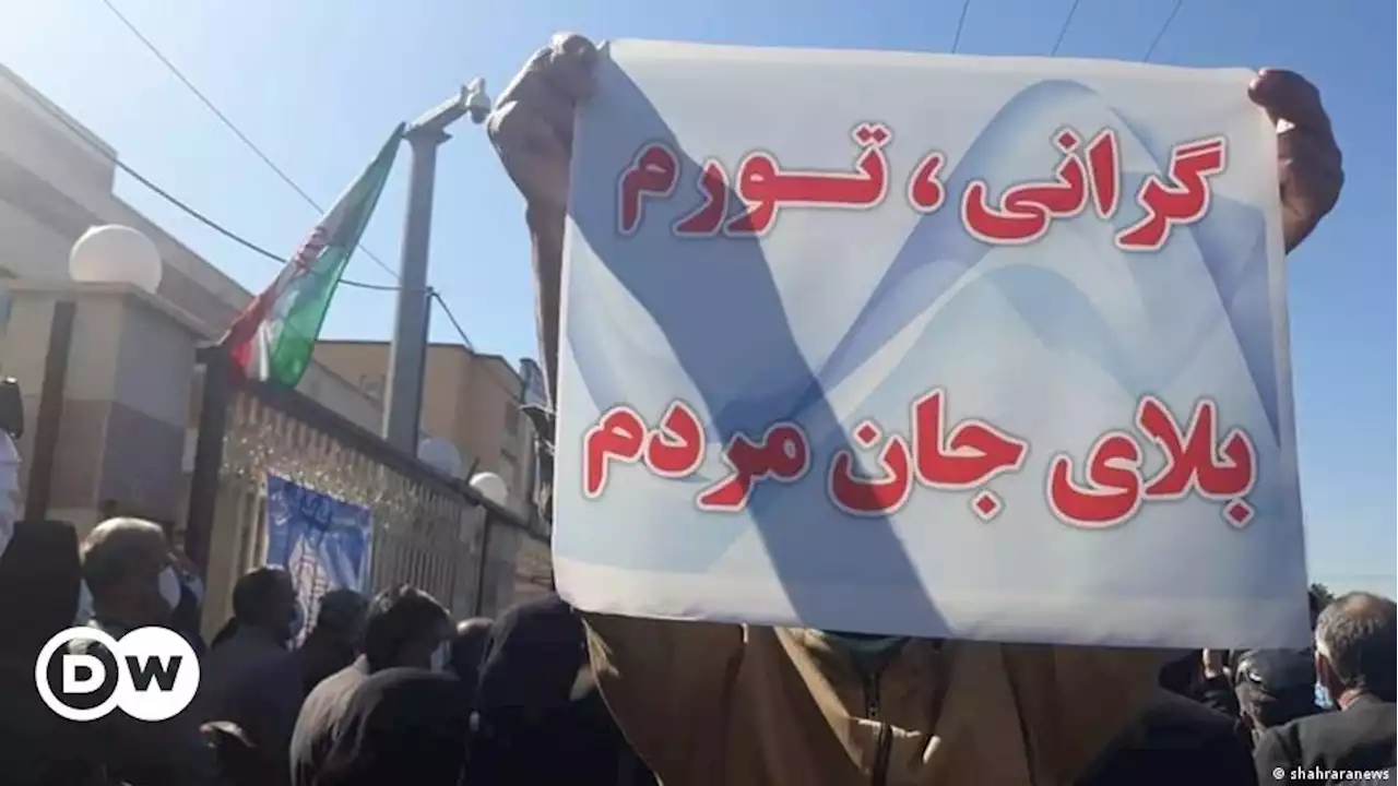 حقوق بازنشستگی ۹ میلیون تومان، هزینه ۳۰ میلیون تومان – DW