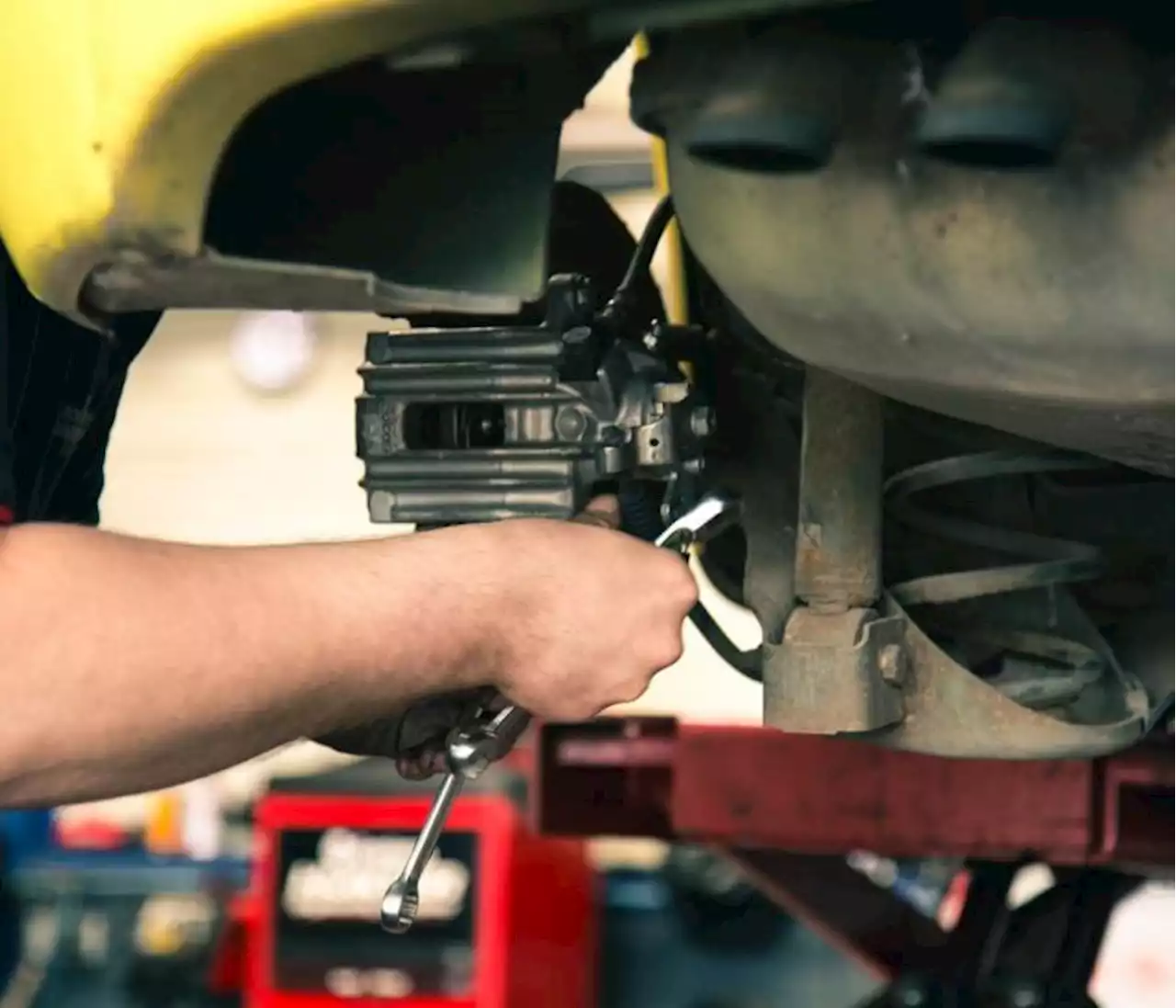 Características de seguridad cruciales que debes buscar al comprar un coche.