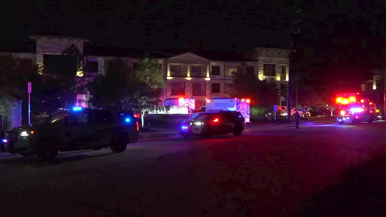 Man killed, woman injured in shooting at Harris County apartment