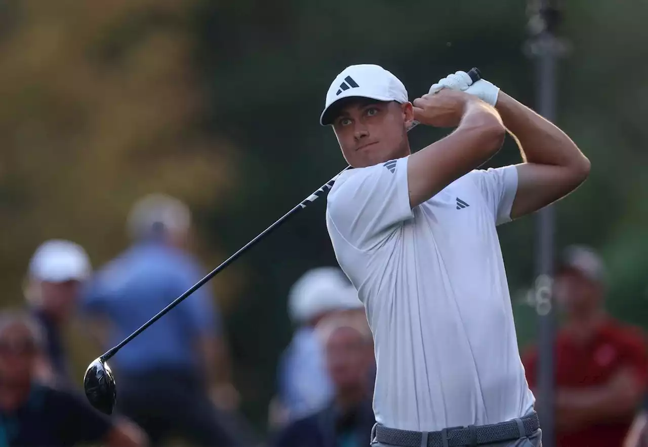 Aberg tied for lead, McIlroy barely makes weekend at Wentworth