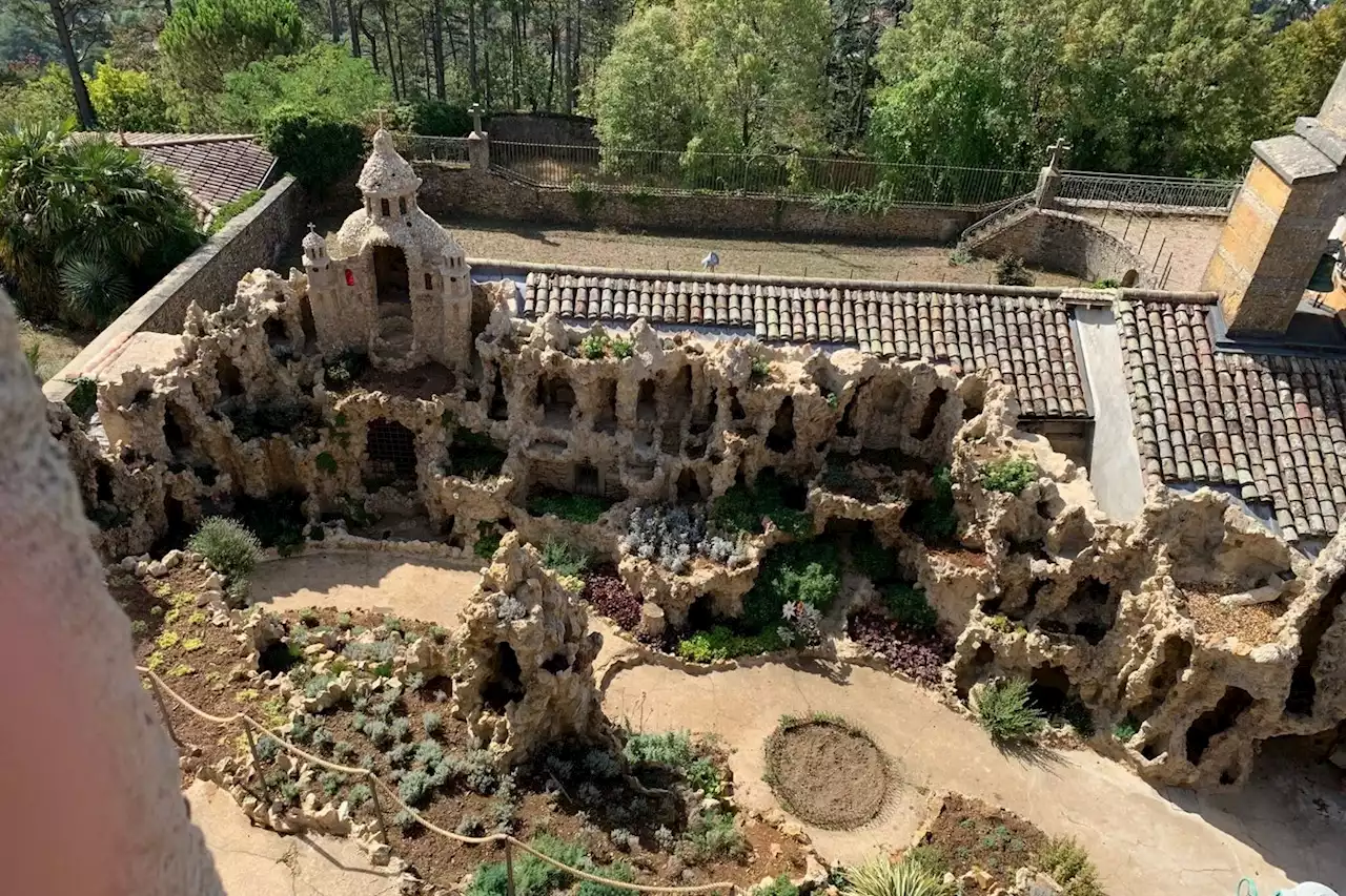 À Saint-Cyr au mont d’Or, un jardin tourné vers le ciel