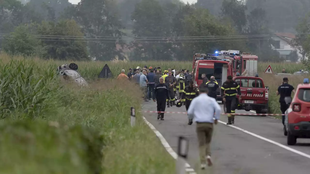 Italian air force aircraft crashes during acrobatic exercise