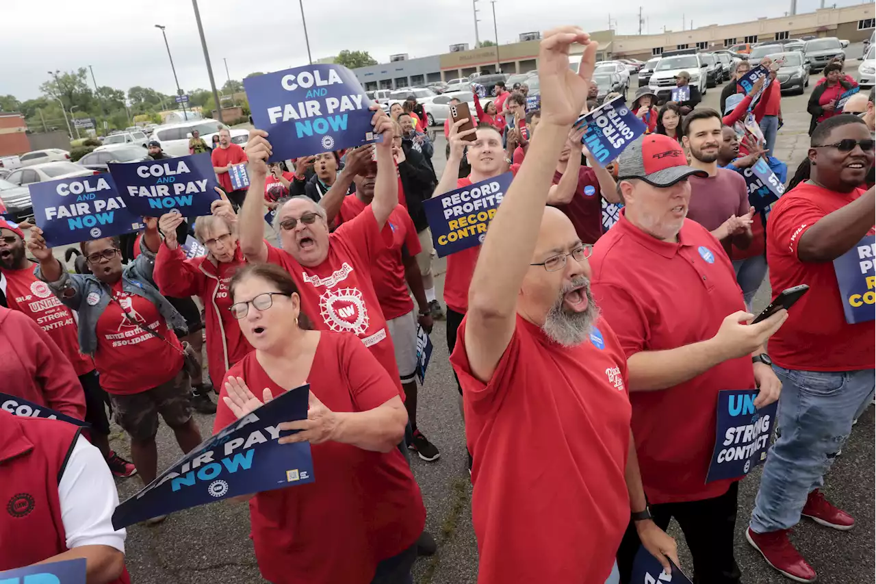 Stellantis offers raises, inflation protection measures to UAW as strikes continue