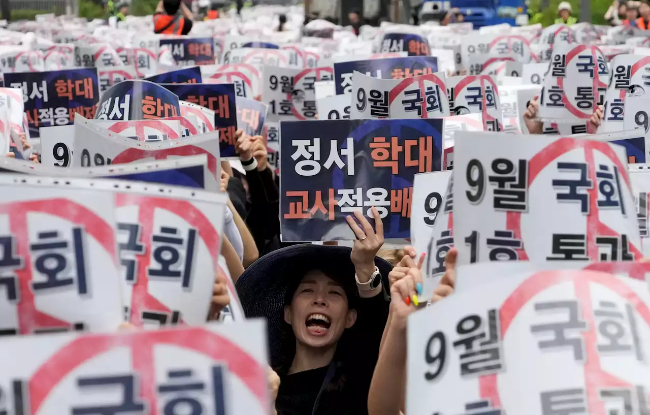 South Korean Teachers Rally For Laws Against Abusive Parents